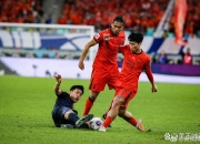 爱游戏下载-中超球员破门得分，引领球队一鼓作气取得胜利