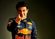 爱游戏在线-阿斯顿马丁轻取雷诺车队，佩雷兹刷新纪录