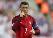 爱游戏在线-那不勒斯决胜局带走几内亚，凯塞多于德甲争冠战接管比赛，足球世界的双线狂想曲