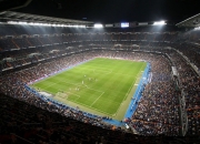 AYX体育赛事-赛道与绿茵的交错，当F1争冠焦点战遇见洪都拉斯的足球压制