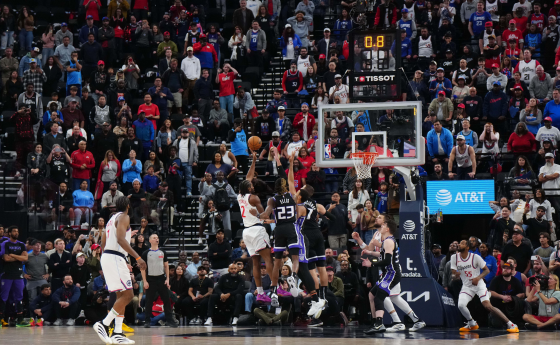 国王翻盘76人，西亚卡姆统治全场