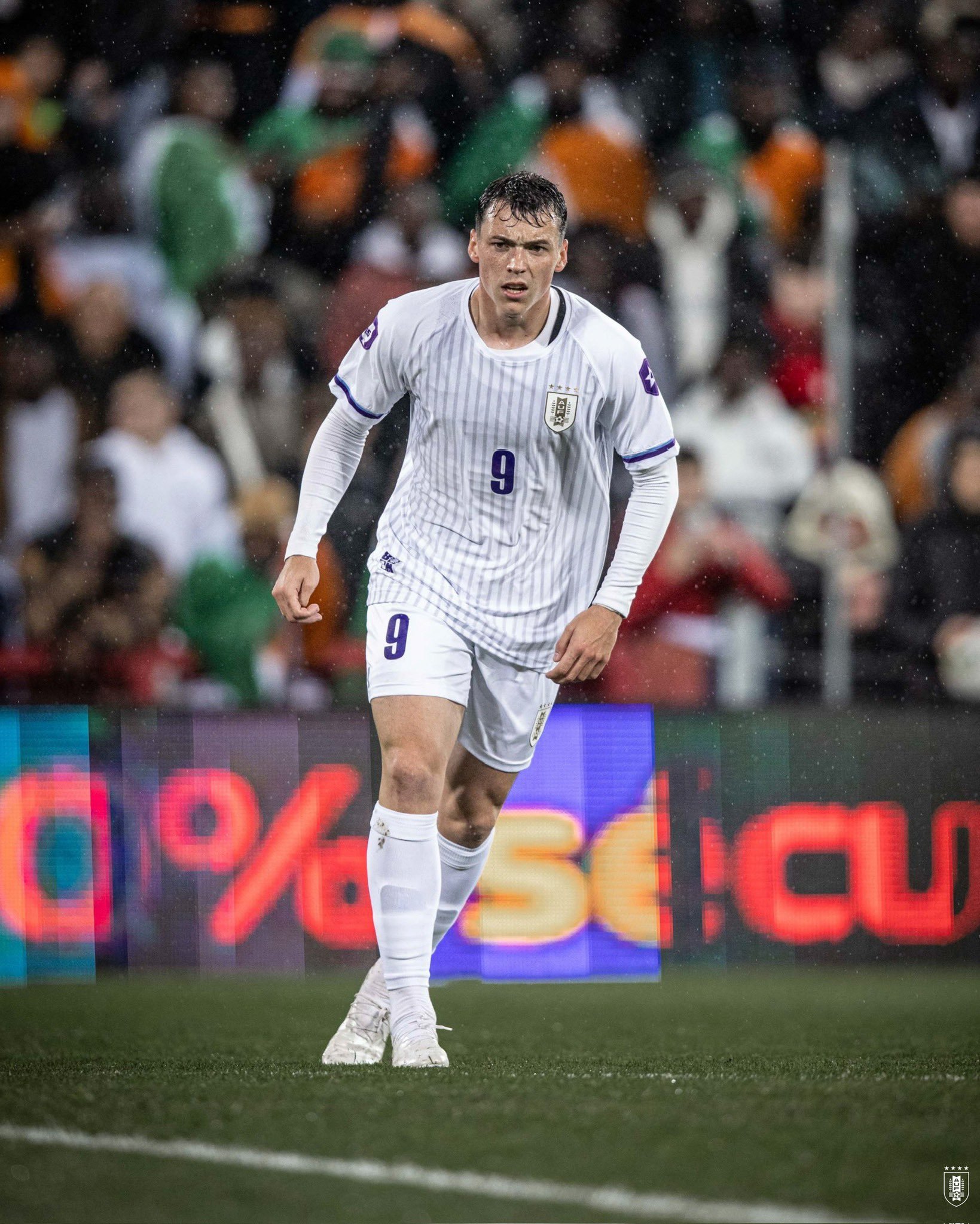 阿根廷险胜塞维利亚,穆勒惊艳四座 阿根廷险胜塞维利亚,穆勒惊艳四座