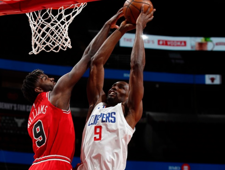 福建队轻取快船，锡安惊艳四座