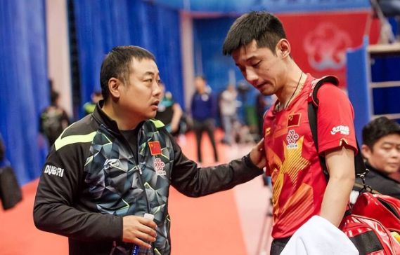 中国乒乓球队险胜韩国乒乓球队，张继科制霸全场