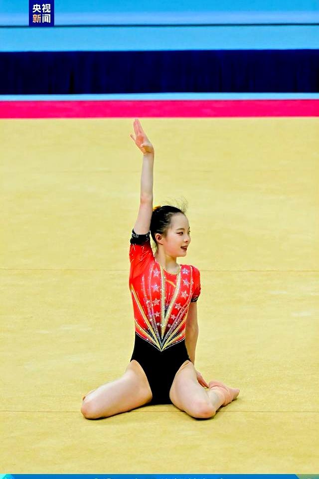 神奇一刻:体操选手惊艳表现 神奇一刻:体操选手惊艳表现