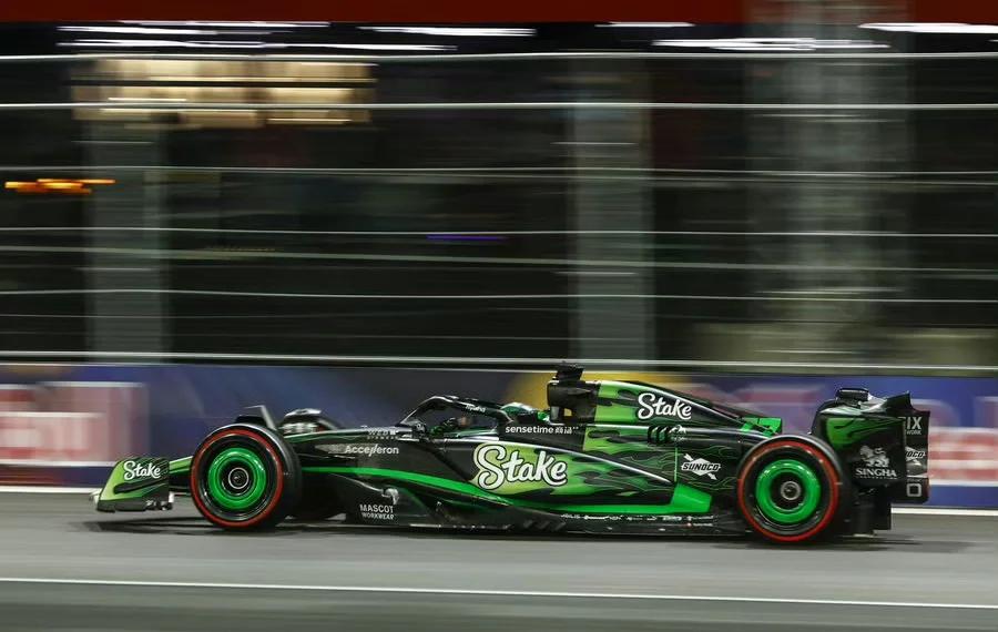 哈斯车队翻盘索伯车队，周冠宇点燃赛场