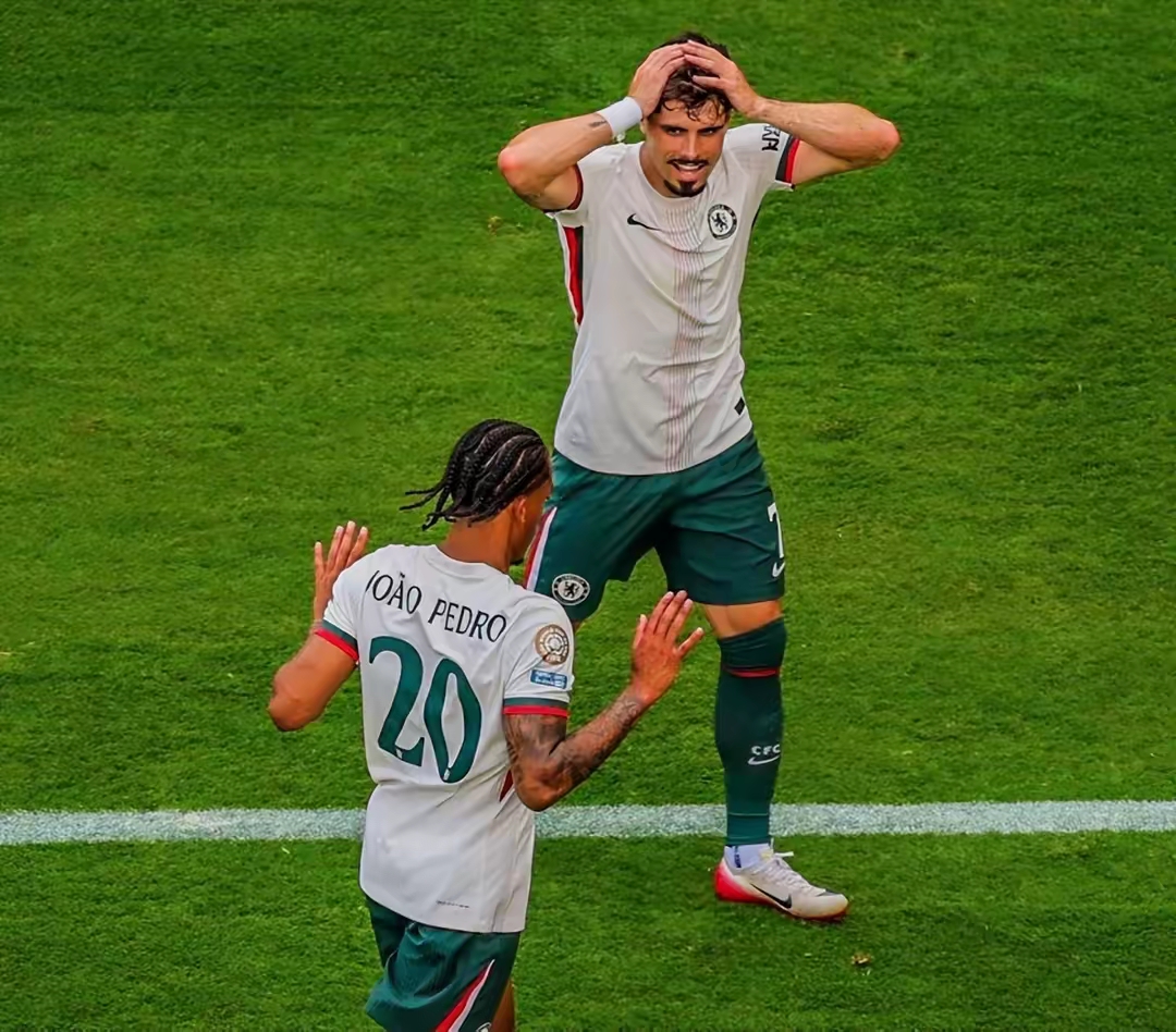 卡昂足球队力擒对手，取得胜利