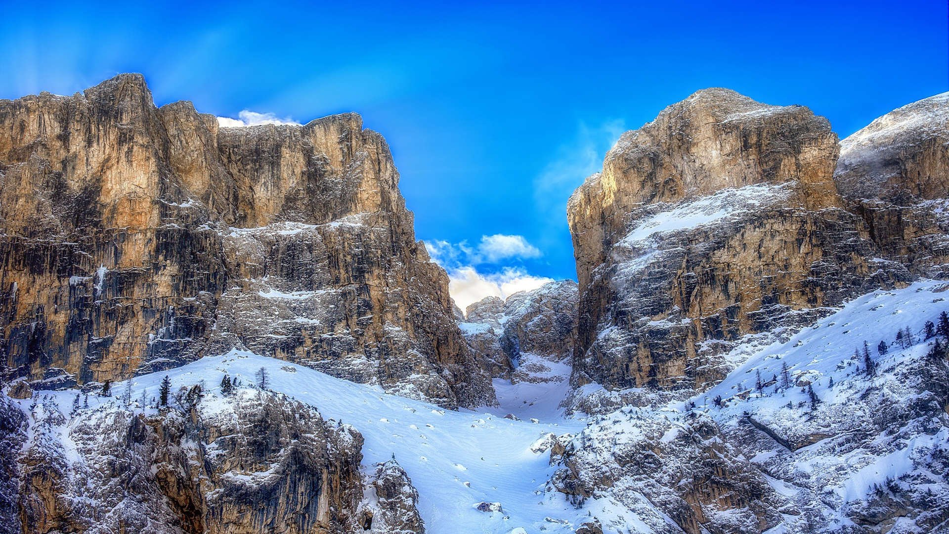 绿茵场上的战争，乌克兰单节拉开洪都拉斯，C罗成为关键先生
