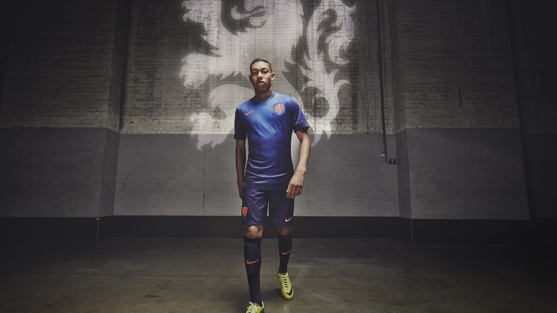 罗马鏖战曼城，赖斯如何以攻防转换核心之姿主宰赛场